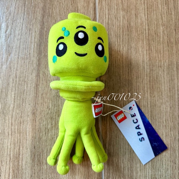 LEGO Slurpie Alien Plush Green  - LEGO x Target Plush Space Toy - Picture 10 of 13